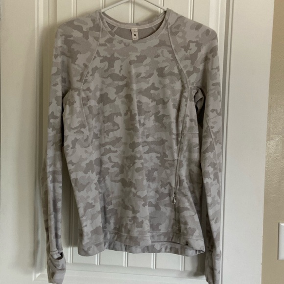 Lululemon Ready to Rulu top, sz 12 - Picture 2 of 6